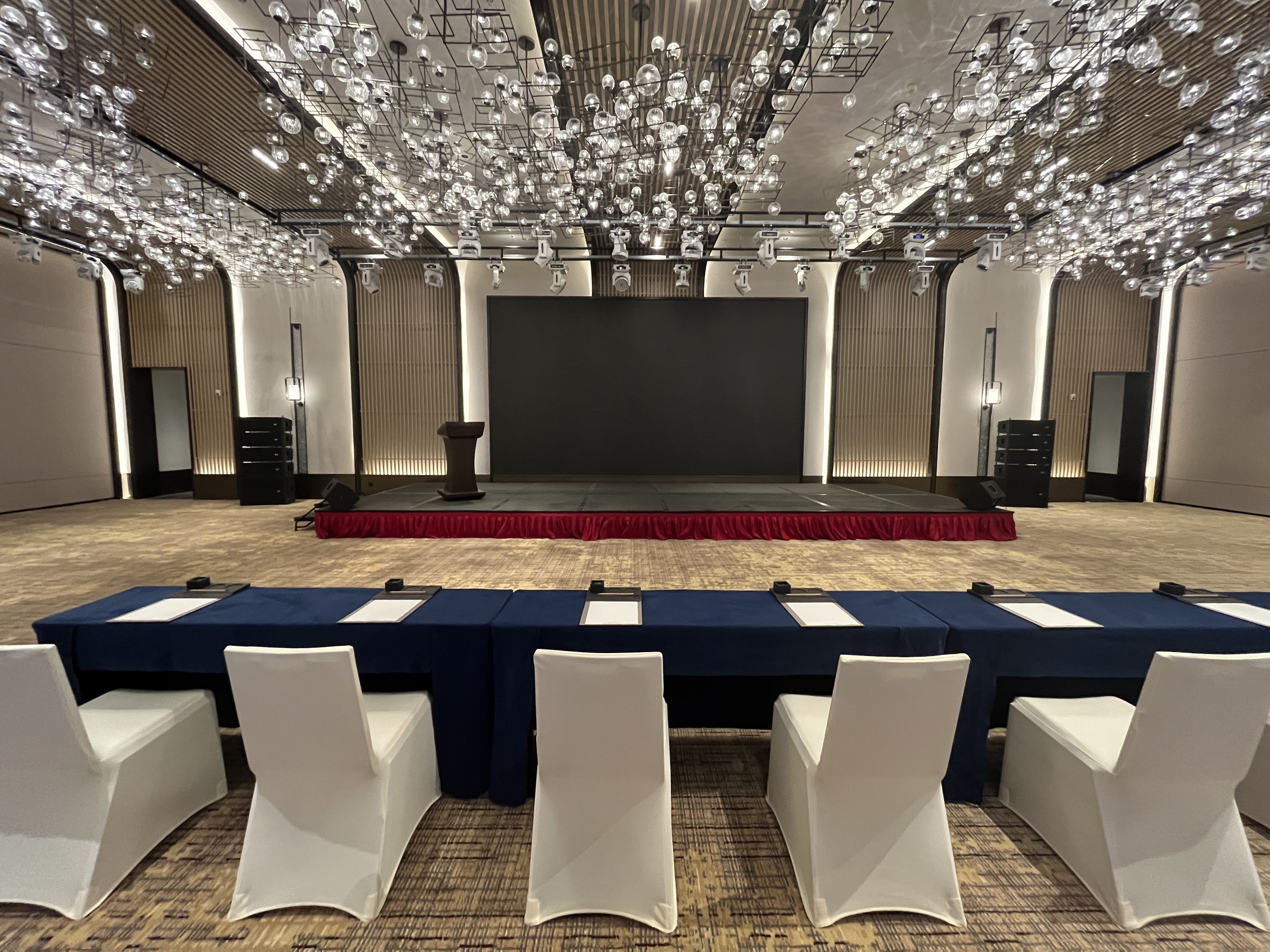 如何打造高质量的深圳会议室音响工程？
